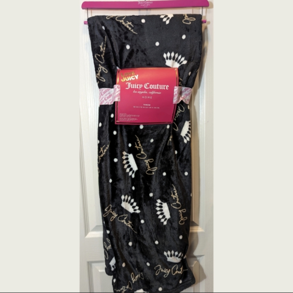 🆕️ Juicy Couture Crown Script Plush Throw 💗 Juicy Couture